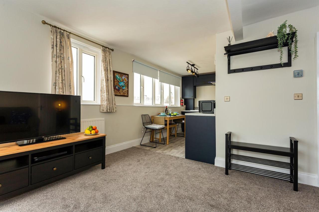 Seagulls Loft, Grove Apartments Илфракомб Екстериор снимка