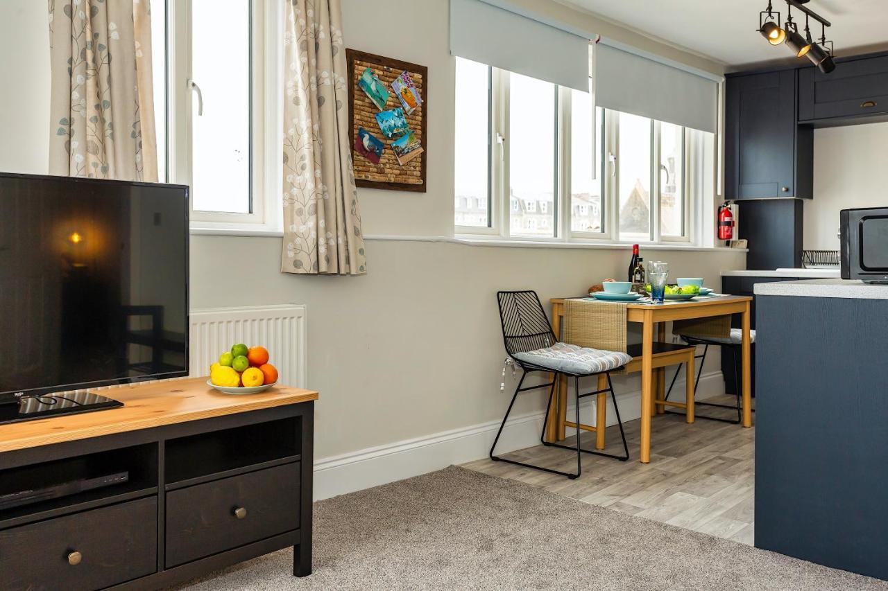 Seagulls Loft, Grove Apartments Илфракомб Екстериор снимка